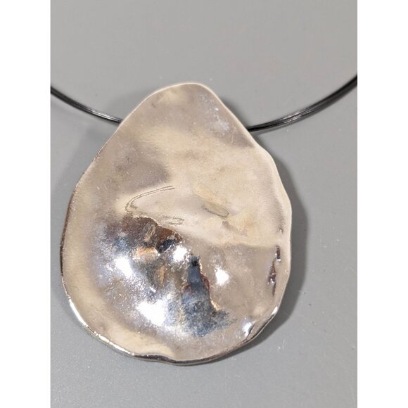 Chico's Silver Tone Teardrop Pendant Necklace On Wire Choker Chain 26" - Picture 3 of 7